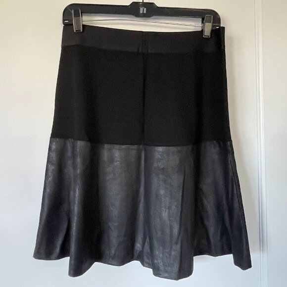 Cabi "Owens" Mini Skirt (style 548) - Size M (NWT) - Picture 2 of 5